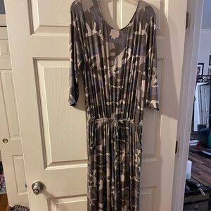 Zenana Outfitters Gray and Black Dress